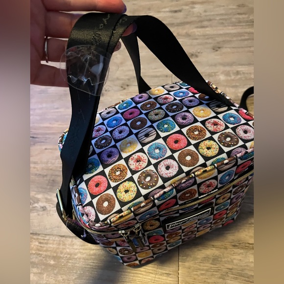 Betsey Johnson Doughnut Lunch Tote - Picture 3 of 12